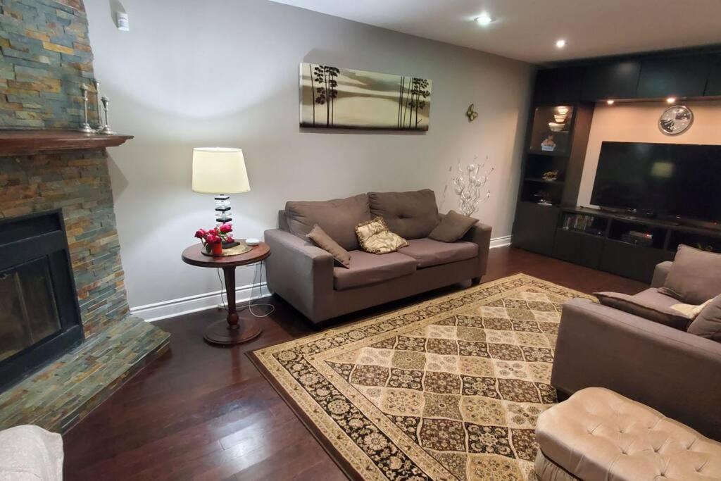 Ferienwohnung Beautiful House In Mississauga Exterior foto