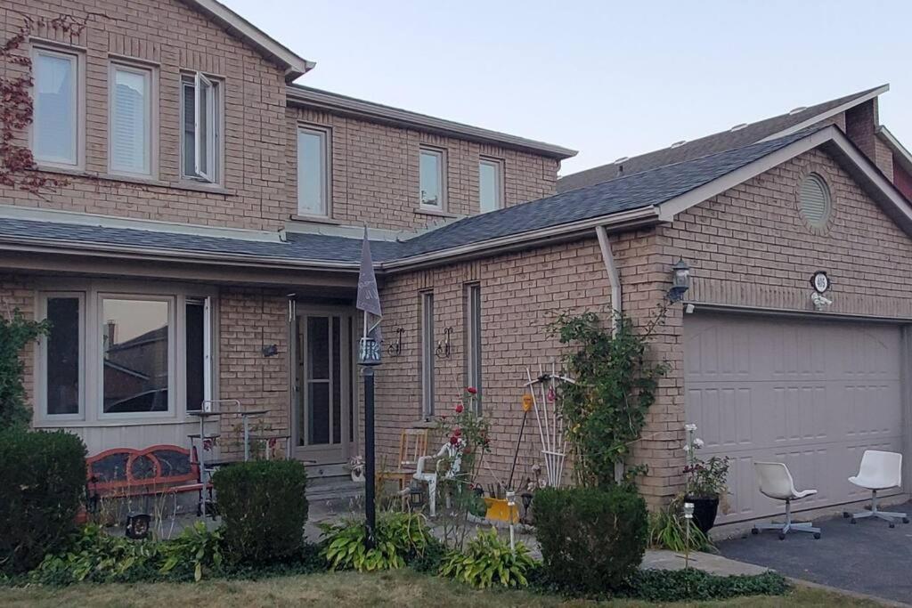Ferienwohnung Beautiful House In Mississauga Exterior foto
